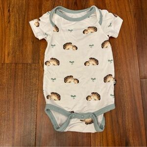 Kyte Baby white hedgehog short sleeve onesie